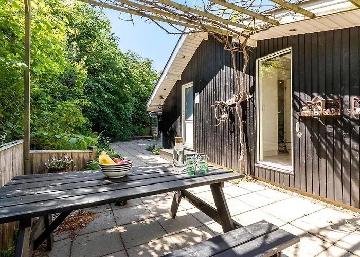 3 Bedroom In * Glesborg